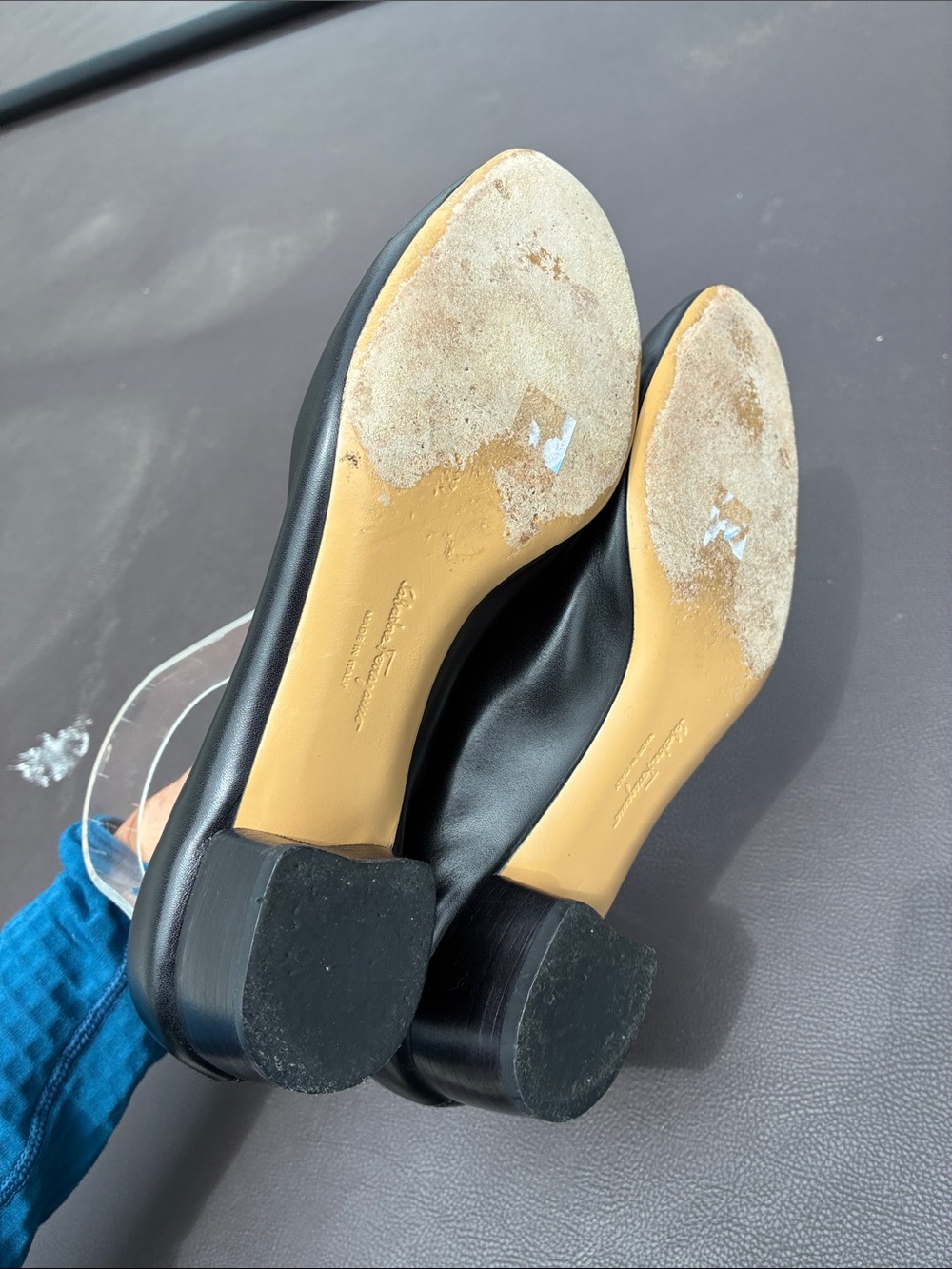 Salvatore Ferragamo Black Vara Bow Leather Flats with Gold Accent - Picture 6 of 8
